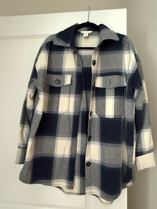 H&M Jackets & Blazers - H&M Navy and Cream Plaid Utility Shacket